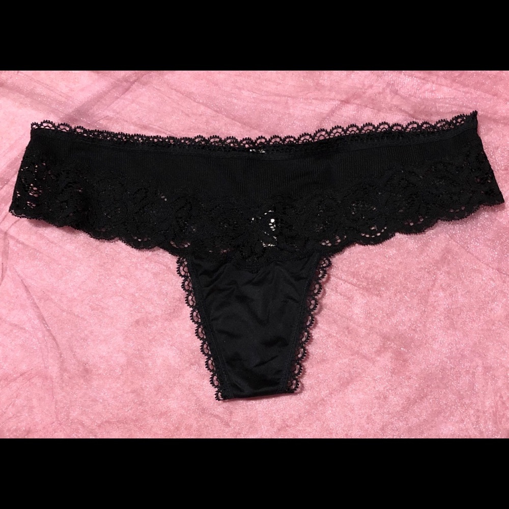 VS Lace Thong Panty